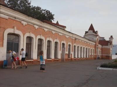 Александр Старух - Анатолий Куртев - Российские оккупанты впервые бомбили мирные объекты в Запорожье, ракета упала в районе железнодорожного вокзала – ОГА - gordonua.com - Россия - Украина - Запорожье - Ракеты