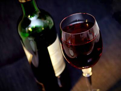 Наталья Круглова - Диетолог Круглова развеяла мифы о пользе пива и красного вина - rosbalt.ru - Москва