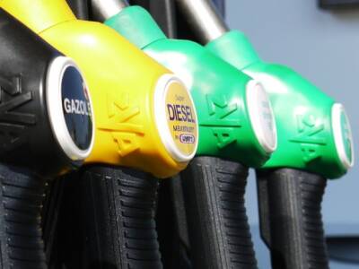 В России цена бензина на бирже растет - rosbalt.ru - Россия - Украина - Санкт-Петербург