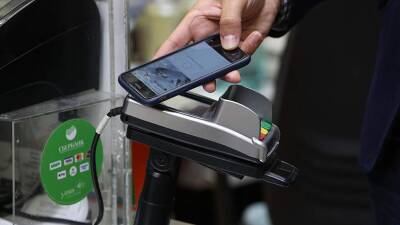 Mir Pay может стать альтернативой для платежей в условиях санкций - iz.ru - Россия - Украина - Израиль