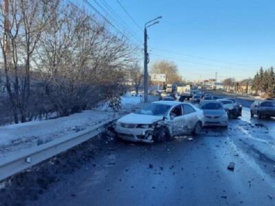 Kia Ceed - В Челябинске в массовом ДТП пострадали два человека - u24.ru - Челябинск
