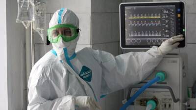 Николай Крючков - В Кемеровской области зарегистрировали 817 случаев COVID-19 за сутки - russian.rt.com - Кемеровская обл. - Приморье край