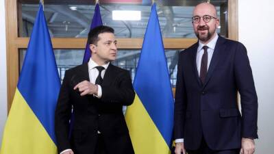 Владимир Зеленский - Шарль Мишель - Зеленский обсудил с главой Евросовета Мишелем вступление Украины в ЕС - iz.ru - Россия - Украина - Израиль - Франция - Эстония - Польша - Литва - Болгария - Словения - Чехия - Латвия - Ляйен - Словакия
