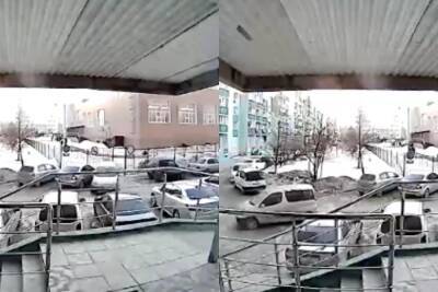 В Новосибирске водитель Toyota врезался в чужой автомобиль при парковке и скрылся - sib.fm - Новосибирск