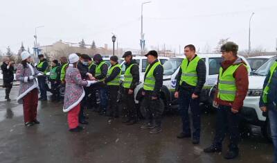 Александр Моор - Автопарк больницы в Ишиме пополнился на 38 новых спецавтомобилей - nashgorod.ru - Ишим