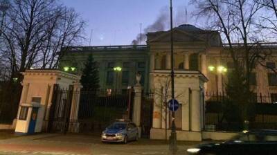 В российском посольстве в Польше заметили дым - vedomosti-ua.com - Россия - Украина - Киев - Польша - Варшава