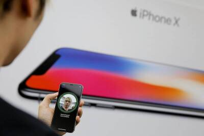 В Apple Pay приостановлена поддержка карт "Мир" - smartmoney.one - Россия - Reuters