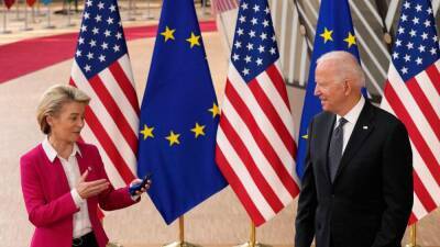 Джо Байден - США и ЕС работают над тем, чтобы лишить Россию возможности использовать свои оставшиеся международные резервы - vedomosti-ua.com - Москва - Россия - США - Украина - Ляйен