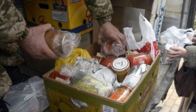 Денис Шмыгаль - Украинцам будут бесплатно раздавать продукты, кто сможет получить: от круп до консервов - politeka.net - Украина - Киевская обл. - Луганская обл. - Запорожская обл. - Харьковская обл. - Николаевская обл. - Донецкая обл.