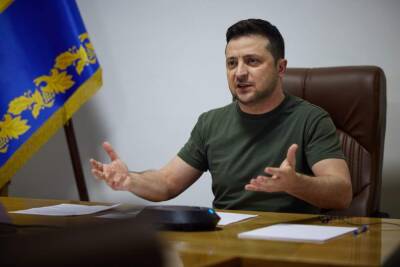 Владимир Зеленский - Эммануэль Макрон - Зеленский заявил, что НАТО не хотят передавать Украине вооружение, потому что боятся РФ - vedomosti-ua.com - Россия - Украина