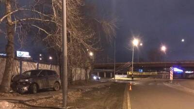 Пьяный тюменец на внедорожнике врезался в бетонную стену и в дерево - nashgorod.ru - Нижний Новгород