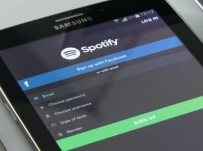 Spotify закрывает российский офис из-за событий на Украине - znak.com - Россия - Украина - county Ford