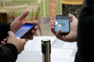 В Москве отменили QR-коды и ограничения на посещения массовых мероприятий - znak.com - Москва - Россия - Санкт-Петербург - Сергей Собянин
