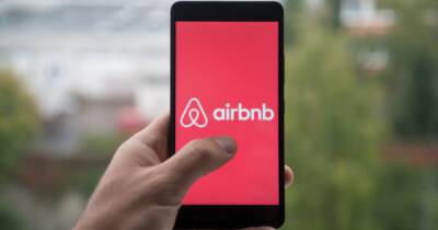 Сервис Airbnb приостанавливает работу в России и Белоруссии - ren.tv - Россия - Украина - Белоруссия - Финляндия