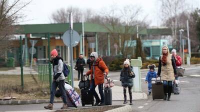 В Евросоюзе украинским беженцам предоставляют документы не только на проживание, но и на работу - vedomosti-ua.com - Украина