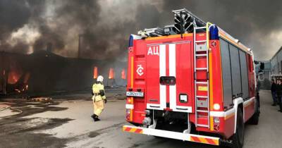 Площадь пожара на рынке в Кабардино-Балкарии выросла до 900 кв. метров - ren.tv - респ. Кабардино-Балкария - Прохладный