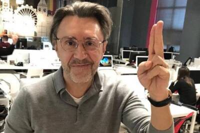 Вячеслав Володин - Сергей Шнуров - Сергей Шнуров посвятил нецензурную песню российской элите - versia.ru - Россия - Украина - Санкт-Петербург