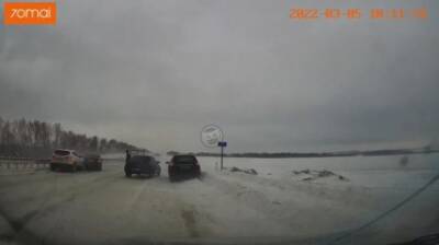 Ford Focus - Volkswagen Polo - Момент наезда на человека на тамбовской трассе попал на видео - penzainform.ru - Тамбов - Пенза