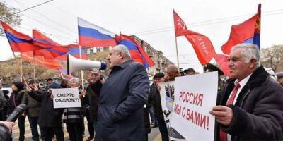Никол Пашинян - Армянские коммунисты провели в поддержку российской армии акцию в Ереване - ruposters.ru - Россия - США - Украина - Армения - Донбасс - Ереван