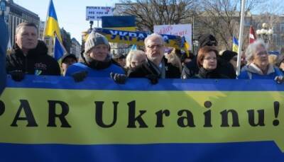 30-тысячный Марш четырех президентов в Риге: «Путина – в Гаагу!» - ukrinform.ru - Россия - Украина - Рига - Латвия - Гаага