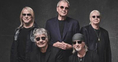 Дмитрий Медведев - Группа Deep Purple поддержала Украину и вернула Дмитрию Медведеву автограф - focus.ua - Россия - Украина - Англия