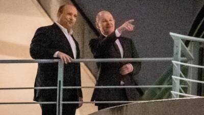 Владимир Зеленский - Дмитрий Песков - Нафтали Беннет - Олафом Шольцем - Джо Байден - Может ли Израиль выступить посредником в войне? Беннет прилетел к Шольцу после встречи с Путиным - germania.one - Москва - США - Украина - Израиль - Германия - Франция - Берлин - Харьков - Иерусалим