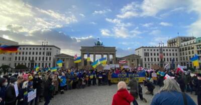 Дмитрий Кулеба - МИД призывает украинцев в ЕС к масштабным акциям за скорейшее вступление Украины в Евросоюз - dsnews.ua - Украина - Польша - Варшава