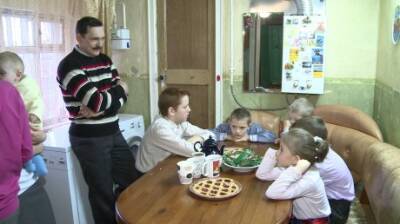 ПФР: идет прием заявлений на выплату в 27 000 рублей семьям с детьми - penzainform.ru - Россия - Военный
