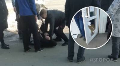 В Новочебоксарске мужчина сломал дверь магазина - pg21.ru - респ. Чувашия - Новочебоксарск