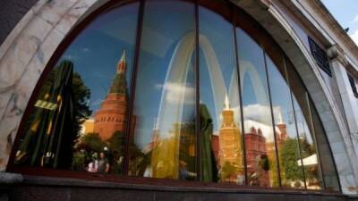 Крис Кемпчински - McDonald’s закрывает все свои рестораны в России - fokus-vnimaniya.com - Москва - Россия - Украина - Reuters