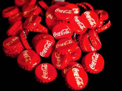 Владимир Путин - Coca-Cola приостановит всю работу в России, PepsiCo перестанет продавать лимонады - rosbalt.ru - Россия - США - Украина - Англия - Япония - Канада