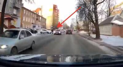 В Рязани попал на видео «лёгкий наезд на пешехода» - 7info.ru - Рязань