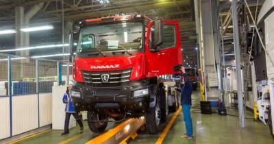 Дмитрий Леонов - Автозавод КАМАЗ перейдет на выпуск грузовиков с российскими запчастями в марте 2022 года - avtonovostidnya.ru - США - Германия - Камаз