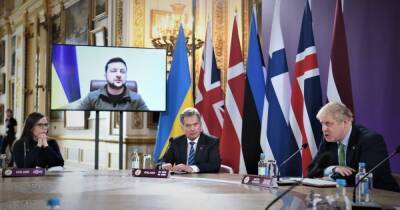 Владимир Зеленский - Владимир Путин - Борис Джонсон - Эммануэль Макрон - Олаф Шольц - Джо Байден - Быстрый мир: Британия призывает Зеленского не уступать Путину после отвода войск РФ - focus.ua - Россия - США - Украина - Англия - Германия - Франция - Великобритания - Переговоры