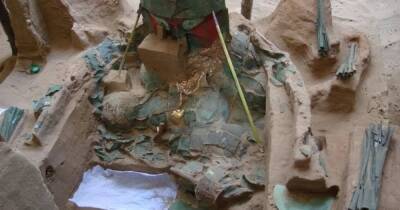 В 1000-летней гробнице в Перу нашли ужасающий хирургический набор (фото) - focus.ua - Украина