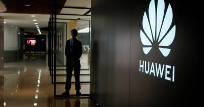 Дмитрий Кулеба - Huawei удалила программы российских банков для смартфонов на Android - dsnews.ua - Россия - Китай - США - Украина