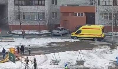 В Тюмени на улице Чаплина горит жилой дом - nashgorod.ru - Тюмень