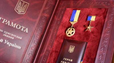 Владимир Зеленский - Зеленский посмертно присвоил героя Украины трем военным - ru.slovoidilo.ua - Россия - Украина - Киев - Донецкая обл.
