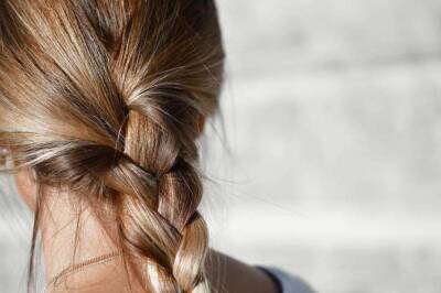 Специалисты назвали 5 главных ошибок в уходе за волосами - lenta.ua - Украина