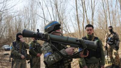 Владимир Зеленский - Джо Байден - В Украину начали прибывать поставки из партии "мощных вооружений" - svoboda.org - США - Украина - Киев - Вашингтон - Англия - Польша