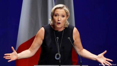 Марин Ле-Пен - Европарламент хочет взыскать с кандидата в президенты Франции крупную сумму за незаконные траты - vedomosti-ua.com - Украина - Франция