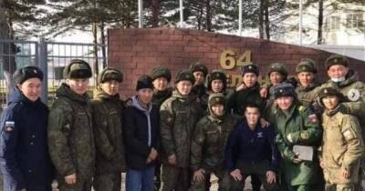 Владимир Путин - Алексей Арестович - За резню в Буче: Путин присвоил звание "Гвардейской" 64 мотострелковой бригаде (фото) - focus.ua - Россия - Украина - Киев - Киевская обл. - Хабаровский край