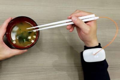 Японские исследователи разработали палочки для еды, усиливающие соленый вкус - itc.ua - Украина - Япония