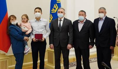 Три Ордена Пирогова получили тюменские медики за борьбу с коронавирусом - nashgorod.ru - Тюмень - Тюменская обл.
