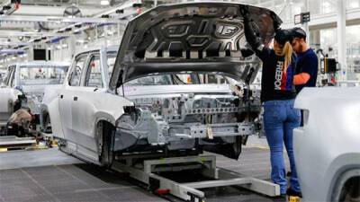 Глава Rivian считает, что электромобильной отрасли нужно в десять раз больше аккумуляторов - bin.ua - Украина - шт. Иллинойс - Reuters