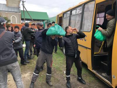 В Коломак привезли 3000 продуктовых наборов для переселенцев (фото) - objectiv.tv - Украина - Харьков