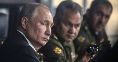 Сергей Шойгу - Владимир Путин - Азов - Путин поздравил ВС РФ с оккупацией Мариуполя и приказал остановить штурм "Азовстали" (видео) - focus.ua - Москва - Россия - Украина - ДНР - Мариуполь - Мариуполь - территория Азовсталь - Донецкая обл. - Оккупанты