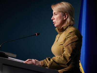 Ирина Верещук - Павел Кириленко - Верещук: Требуем от россиян срочный коридор из комбината "Азвосталь", там находится около 1 тыс. гражданских и 500 раненых военных - gordonua.com - Россия - Украина - Донецк - Мариуполь - Донецкая обл.