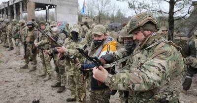 Бойцов территориальной обороны призывают сдать оружие на хранение - focus.ua - Россия - Украина