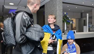 Виталий Миколенко - Миколенко встретился с семьей украинских беженцев - sportarena.com - Украина - Англия